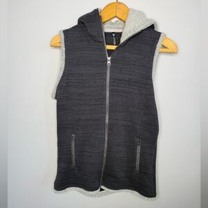 Kuhl Women’s Alaska Gray Sherpa Lined Hooded Zip Vest | M